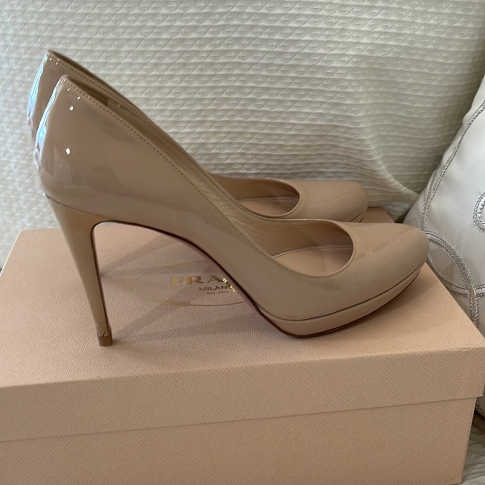 PRADA Pumps size 39.5 Calzature Donna, Vernice Basic, Cipria/Nude